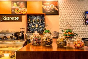 thumbnail: Restaurant