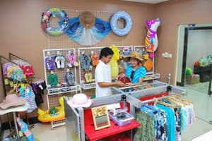 thumbnail: Gift shop