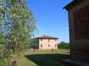 thumbnail: Exterior