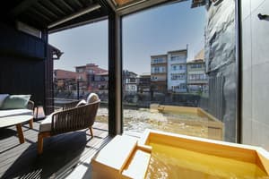 thumbnail: Balcony view