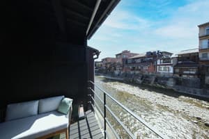 thumbnail: Balcony view
