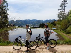 thumbnail: Bicycling