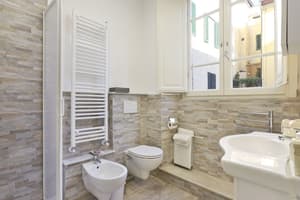 thumbnail: Interior entrance