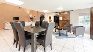thumbnail: Breakfast area