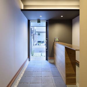 thumbnail: Interior entrance