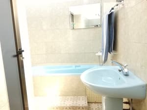 thumbnail: Bathroom shower
