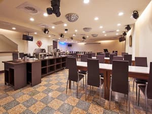 thumbnail: Restaurant