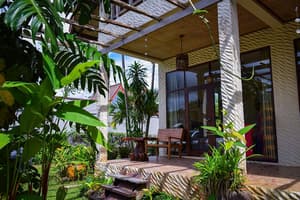 thumbnail: Front of property
