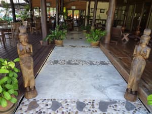 thumbnail: Restaurant