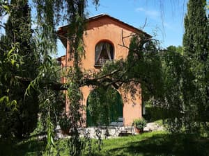 thumbnail: Exterior