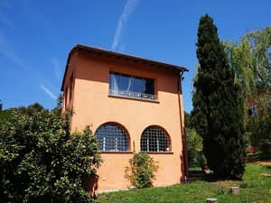 thumbnail: Exterior