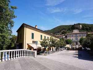 thumbnail: Exterior