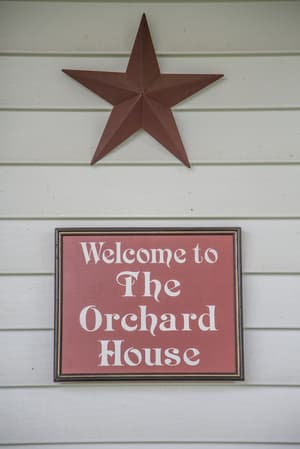 thumbnail: Exterior detail