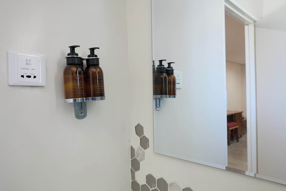 Bathroom amenities