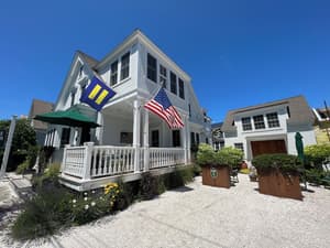 thumbnail: Front of property