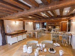 thumbnail: Restaurant