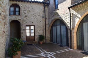 thumbnail: Courtyard view