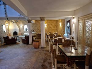 thumbnail: Interior entrance