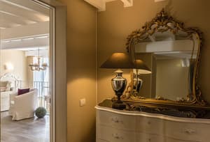 thumbnail: Interior detail