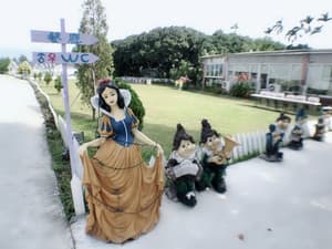 thumbnail: Children's play area - outdoor