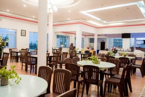 thumbnail: Restaurant