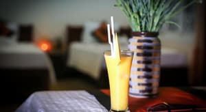 thumbnail: Couples dining