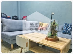 thumbnail: Lobby sitting area