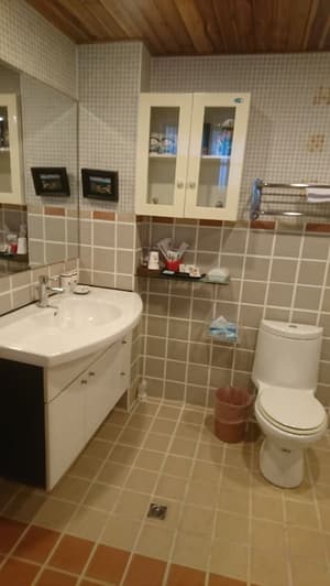 thumbnail: Bathroom