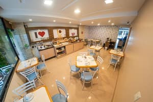 thumbnail: Breakfast area