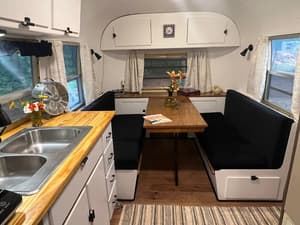 thumbnail: In-room dining