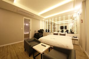 thumbnail: Room