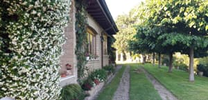 thumbnail: Front of property