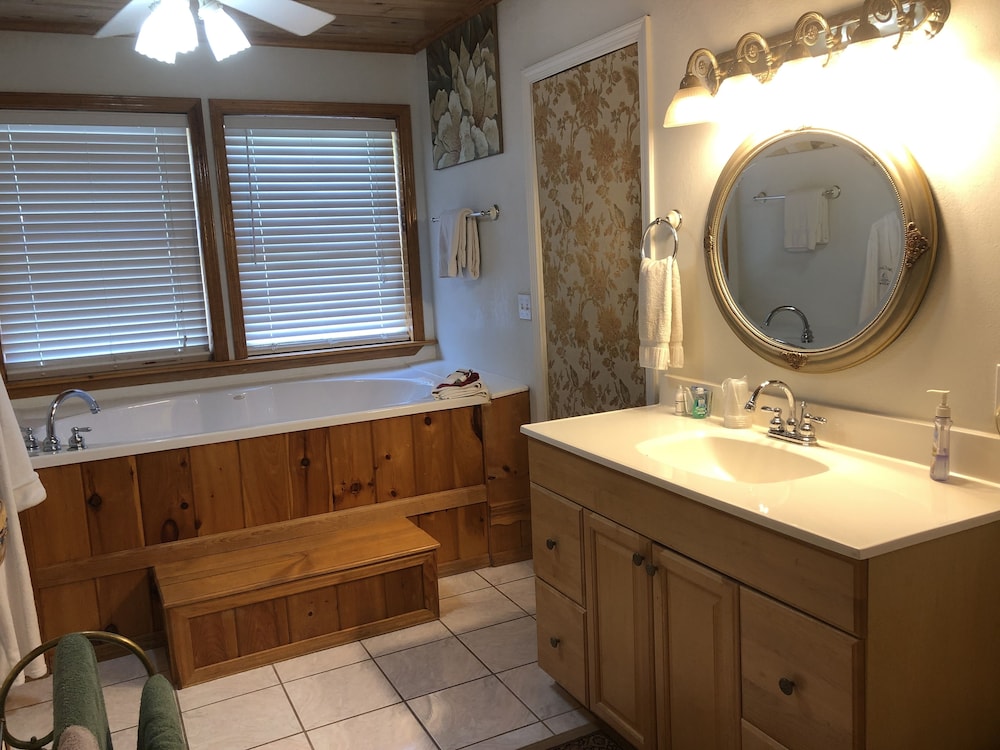 Private spa tub