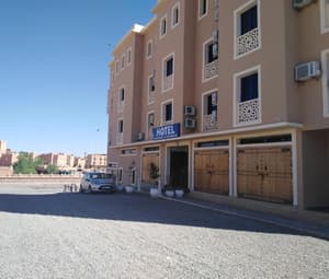 thumbnail: Front of property