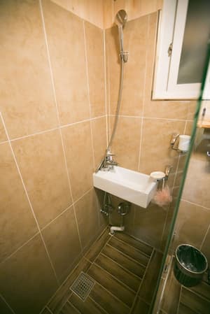thumbnail: Bathroom shower
