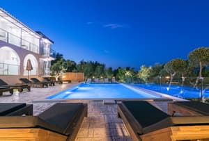 thumbnail: Outdoor pool