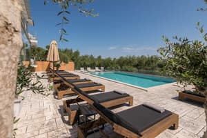 thumbnail: Sundeck