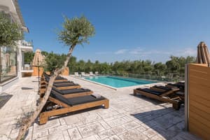 thumbnail: Sundeck