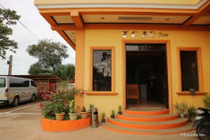 thumbnail: Property entrance
