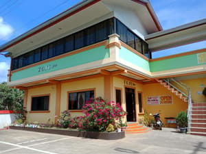 thumbnail: Front of property