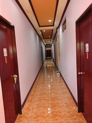 thumbnail: Hallway