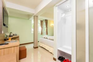 thumbnail: Room