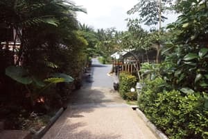 thumbnail: Property grounds