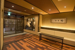 thumbnail: Interior entrance