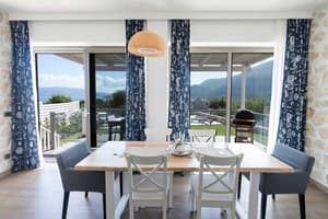 thumbnail: In-room dining