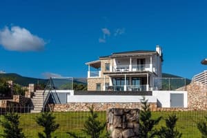 thumbnail: Exterior