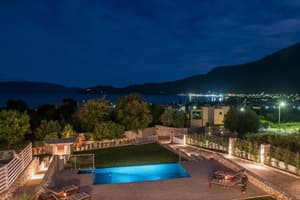 thumbnail: Outdoor pool