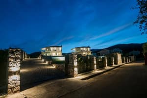 thumbnail: Property grounds