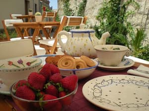thumbnail: Breakfast area