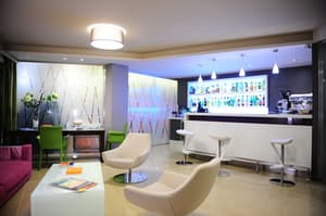 thumbnail: Bar (on property)